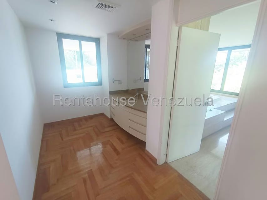 Casa (Multipes Niveles) en Venta en La Lagunita Country Club, Distrito Metropolitano - 47