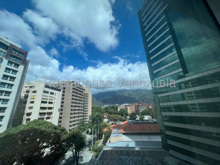 Comercial (Oficina) en Alquiler en Campo Alegre, Distrito Metropolitano - 2