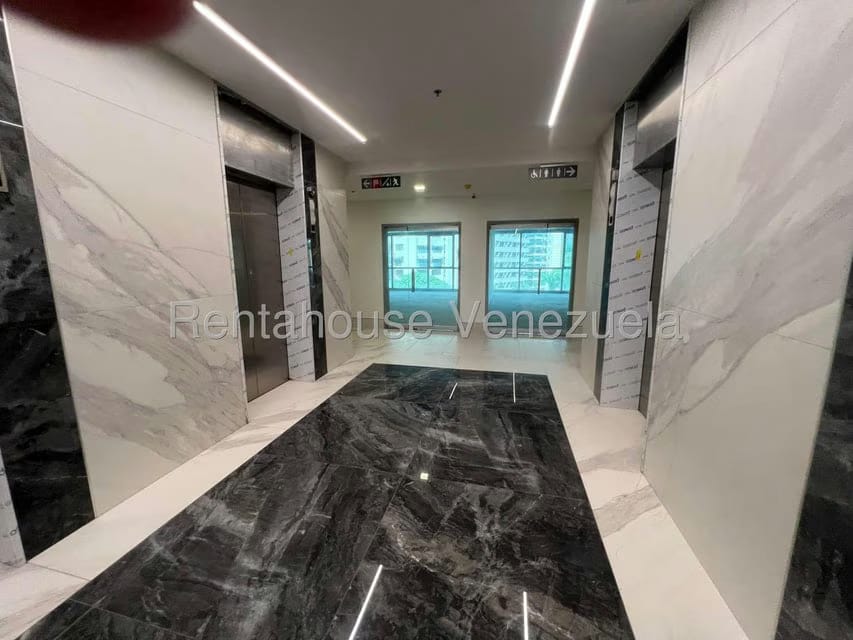 Comercial (Oficina) en Alquiler en Campo Alegre, Distrito Metropolitano - 12