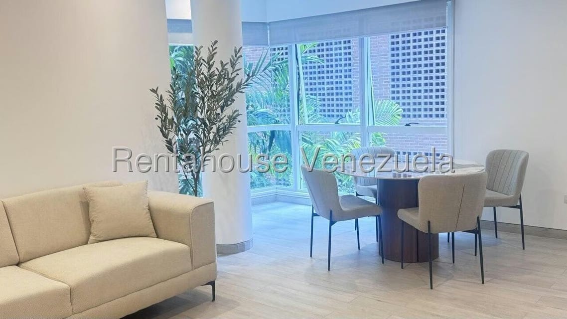 Apartamento (1 Nivel) en Alquiler en Campo Alegre, Distrito Metropolitano - 2