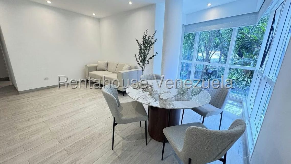 Apartamento (1 Nivel) en Alquiler en Campo Alegre, Distrito Metropolitano - 3