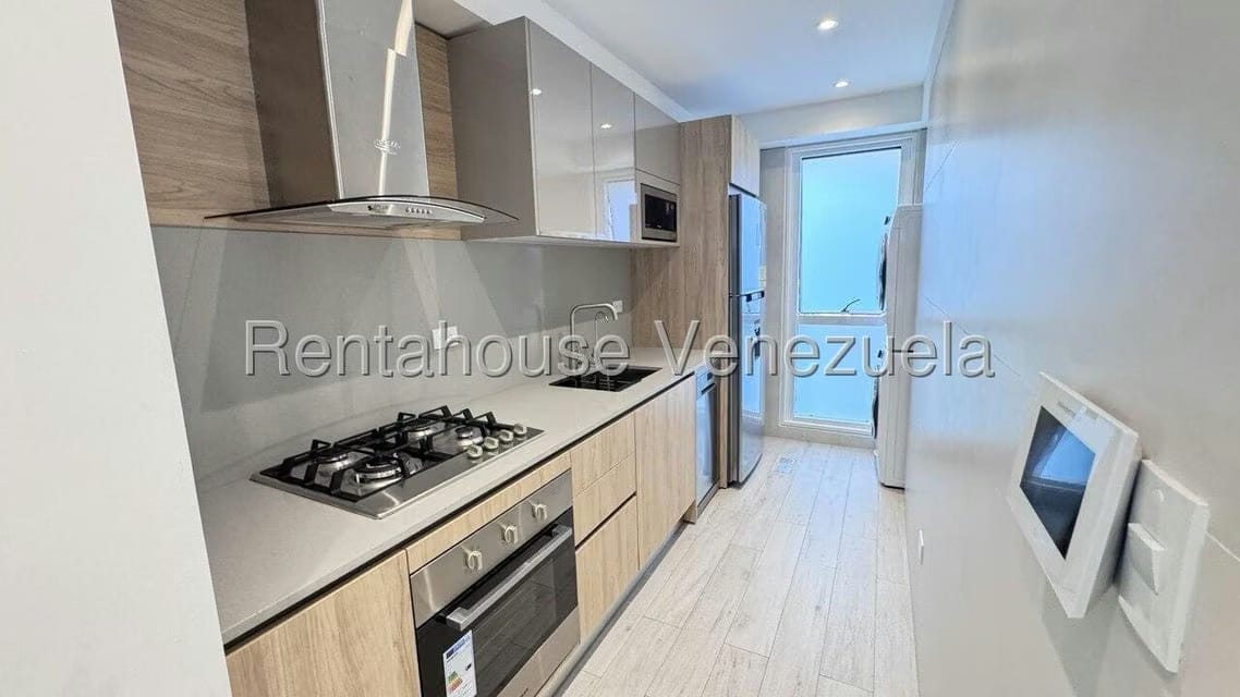 Apartamento (1 Nivel) en Alquiler en Campo Alegre, Distrito Metropolitano - 4