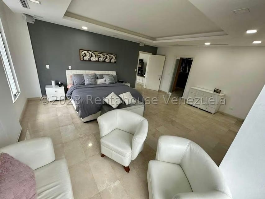 Casa (Multipes Niveles) en Venta en La Lagunita Country Club, Distrito Metropolitano - 22