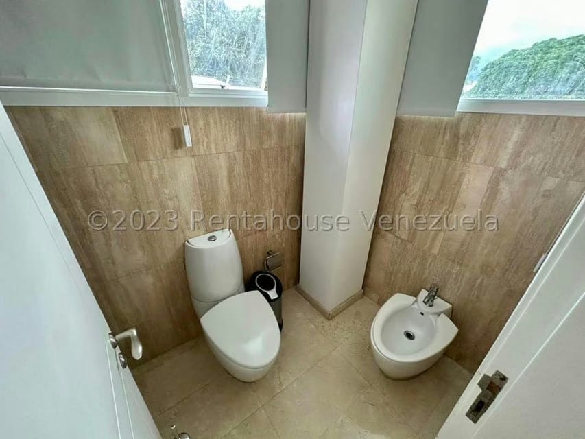 Casa (Multipes Niveles) en Venta en La Lagunita Country Club, Distrito Metropolitano - 24