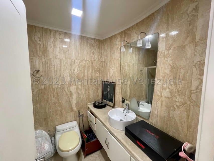 Casa (Multipes Niveles) en Venta en La Lagunita Country Club, Distrito Metropolitano - 40