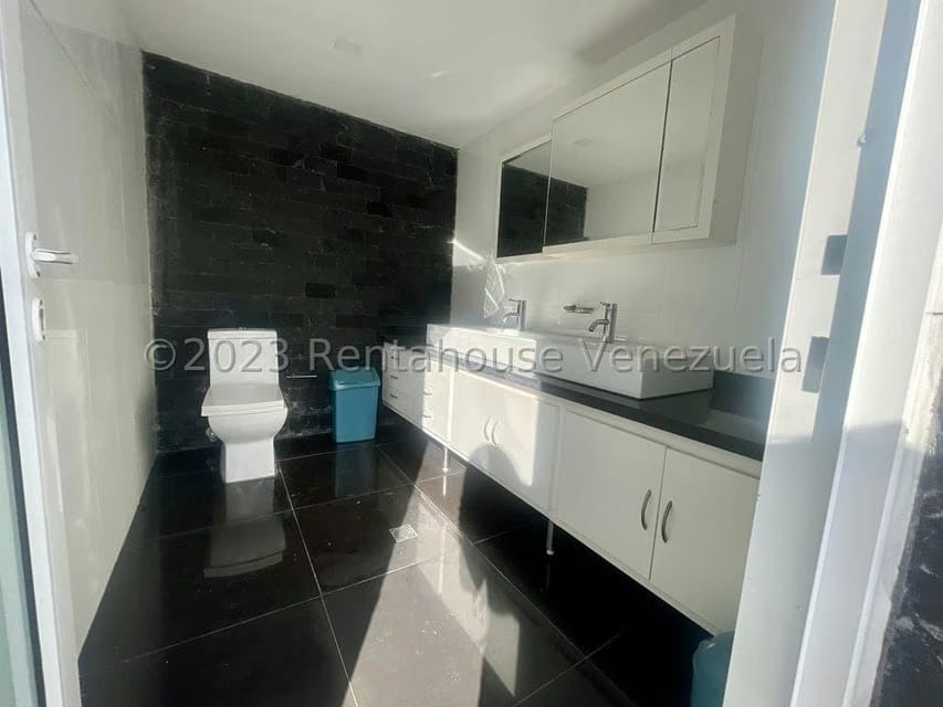 Casa (Multipes Niveles) en Venta en La Lagunita Country Club, Distrito Metropolitano - 55