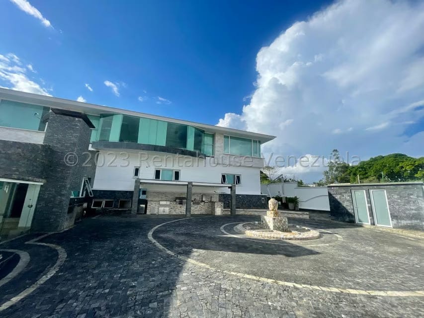 Casa (Multipes Niveles) en Venta en La Lagunita Country Club, Distrito Metropolitano - 77