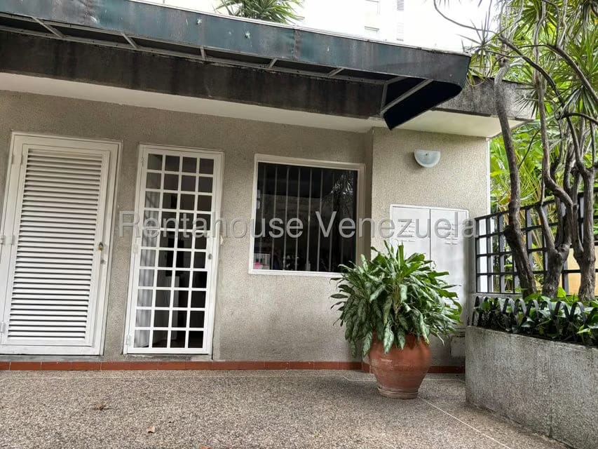 Apartamento (1 Nivel) en Alquiler en Los Palos Grandes, Distrito Metropolitano