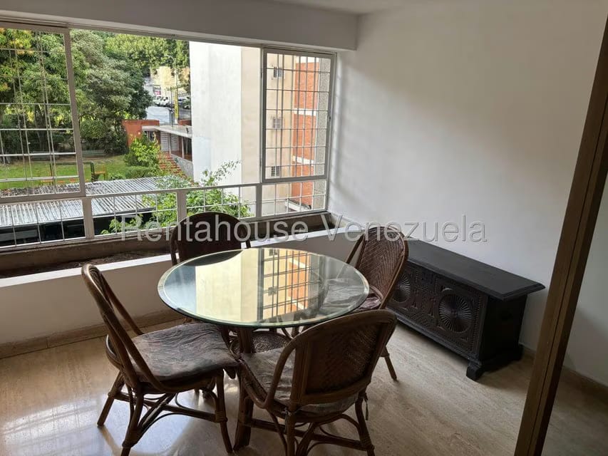 Apartamento (1 Nivel) en Alquiler en Los Palos Grandes, Distrito Metropolitano - 6