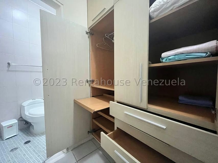 Apartamento (1 Nivel) en Venta en Agua Sal, Miranda - 33