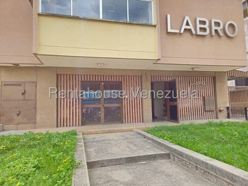 Comercial (Local Comercial) en Alquiler en La Urbina, Distrito Metropolitano - 13