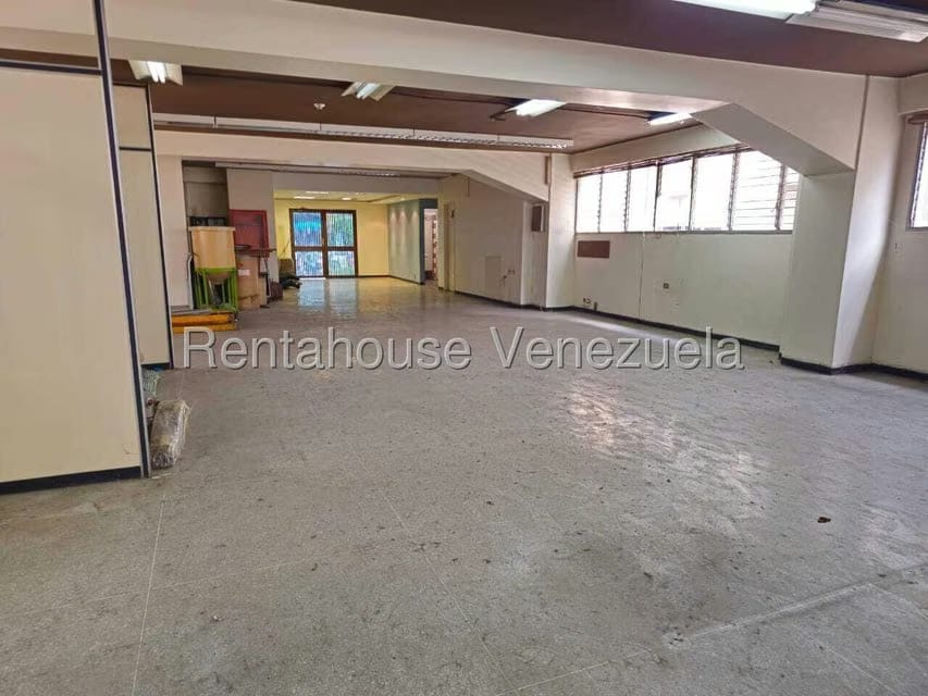 Comercial (Local Comercial) en Alquiler en La Urbina, Distrito Metropolitano - 7