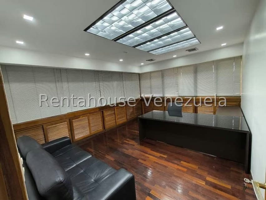 Comercial (Oficina) en Alquiler en Los Palos Grandes, Distrito Metropolitano