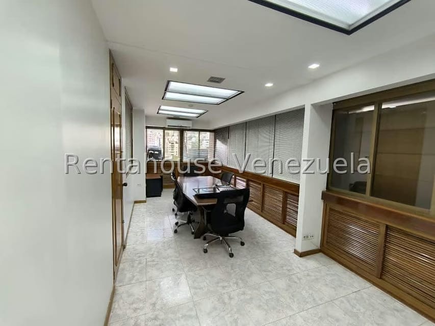 Comercial (Oficina) en Alquiler en Los Palos Grandes, Distrito Metropolitano - 6