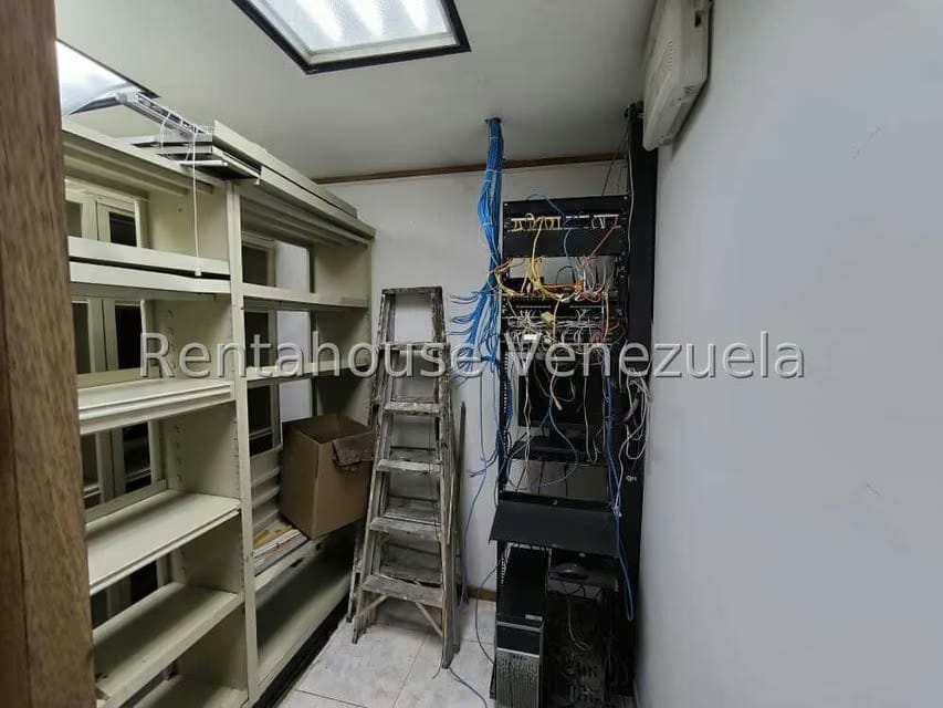 Comercial (Oficina) en Alquiler en Los Palos Grandes, Distrito Metropolitano - 9
