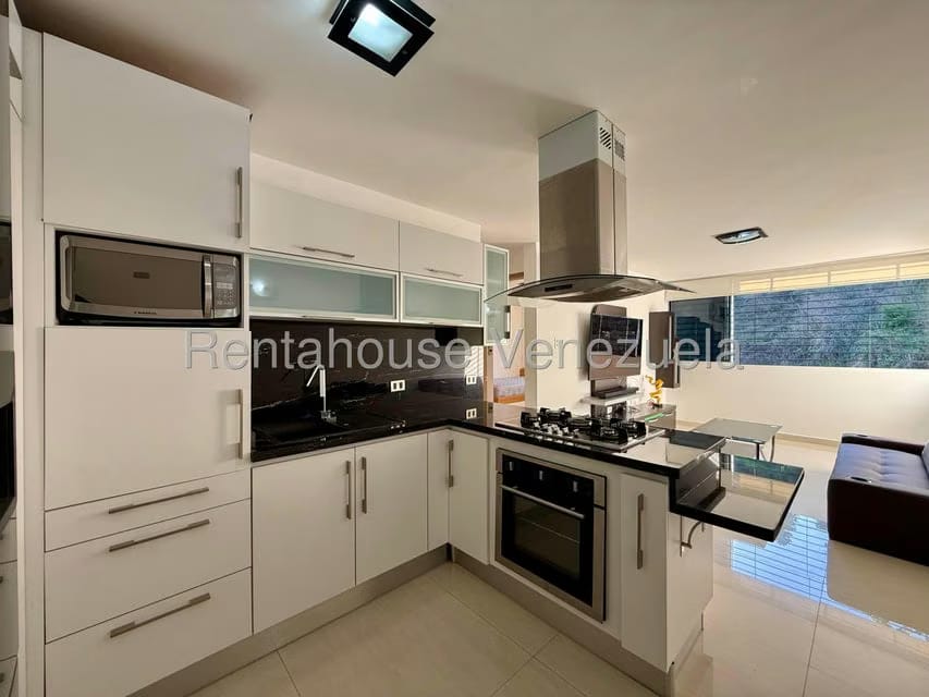 Apartamento (1 Nivel) en Alquiler en Los Naranjos Humboldt, Distrito Metropolitano - 2