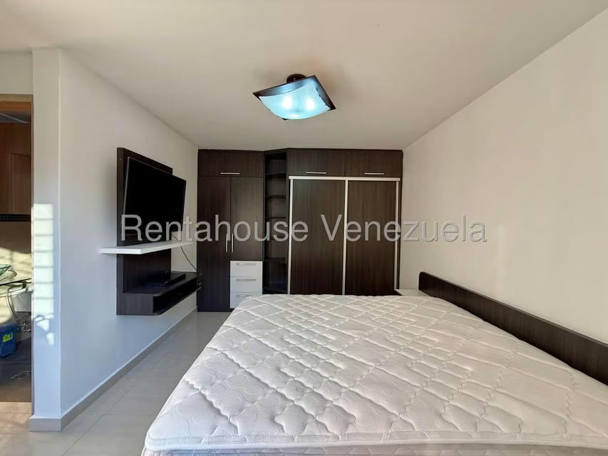Apartamento (1 Nivel) en Alquiler en Los Naranjos Humboldt, Distrito Metropolitano - 19