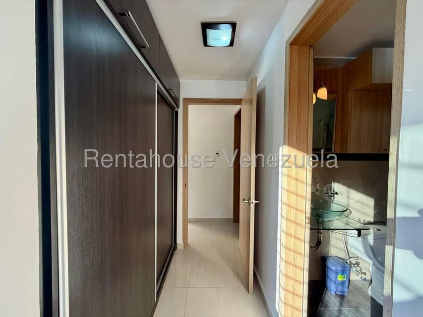 Apartamento (1 Nivel) en Alquiler en Los Naranjos Humboldt, Distrito Metropolitano - 22