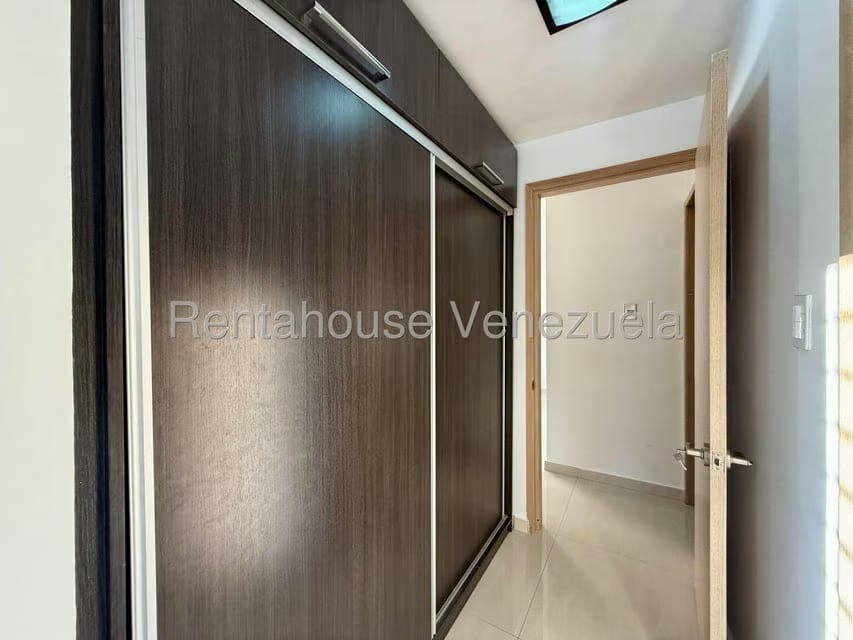 Apartamento (1 Nivel) en Alquiler en Los Naranjos Humboldt, Distrito Metropolitano - 23