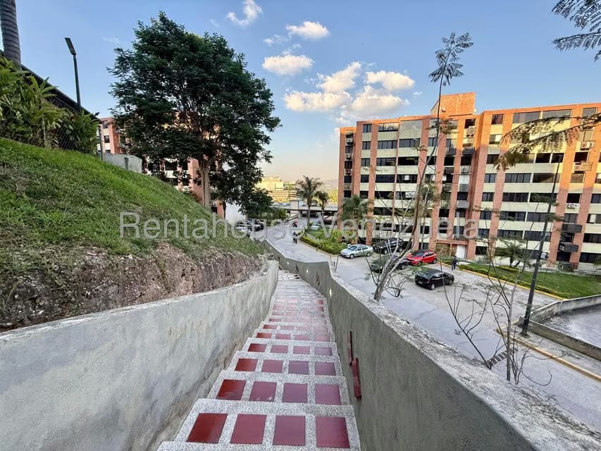 Apartamento (1 Nivel) en Alquiler en Los Naranjos Humboldt, Distrito Metropolitano - 26