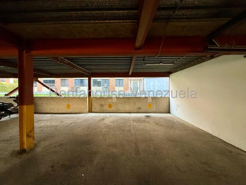 Apartamento (1 Nivel) en Alquiler en Los Naranjos Humboldt, Distrito Metropolitano - 27