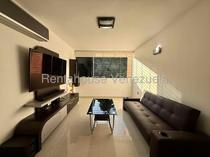 Apartamento (1 Nivel) en Alquiler en Los Naranjos Humboldt, Distrito Metropolitano - 7