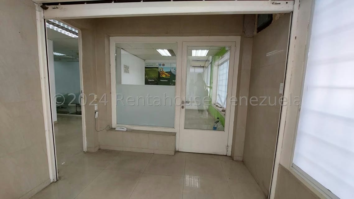 Comercial (Local Comercial) en Alquiler en Los Chaguaramos, Distrito Metropolitano - 7