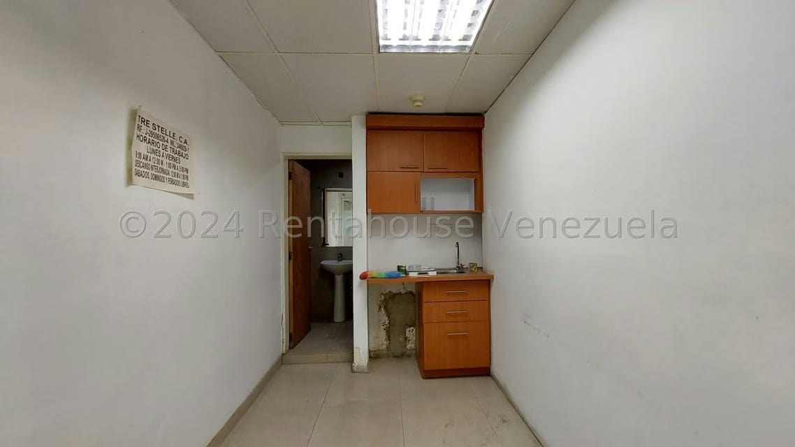 Comercial (Local Comercial) en Alquiler en Los Chaguaramos, Distrito Metropolitano - 8