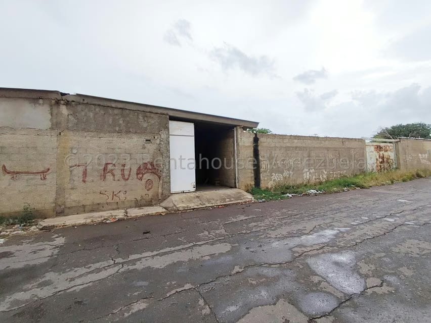 Comercial (Galpon - Deposito) en Alquiler en Sector Bobare, Falcon