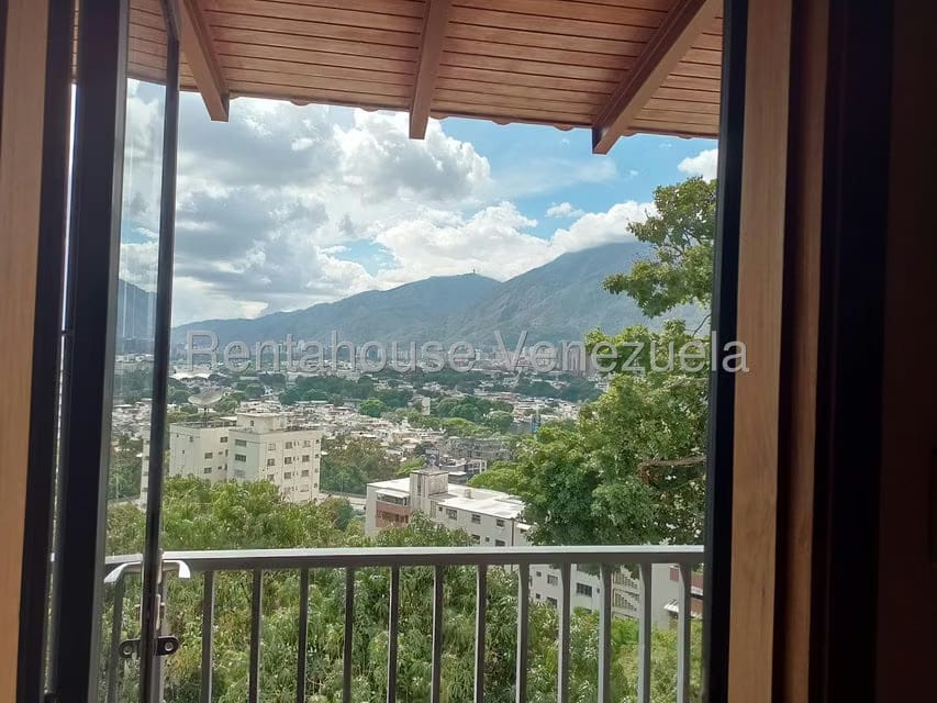 Casa (Multipes Niveles) en Venta en Colinas de La California, Distrito Metropolitano - 39