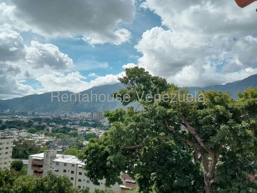 Casa (Multipes Niveles) en Venta en Colinas de La California, Distrito Metropolitano - 40