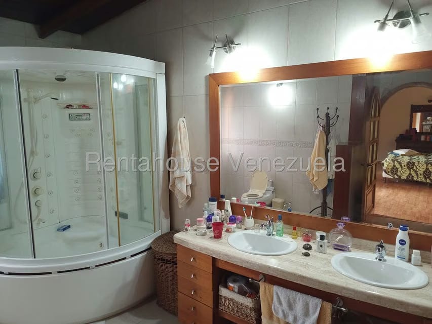 Casa (Multipes Niveles) en Venta en Colinas de La California, Distrito Metropolitano - 43