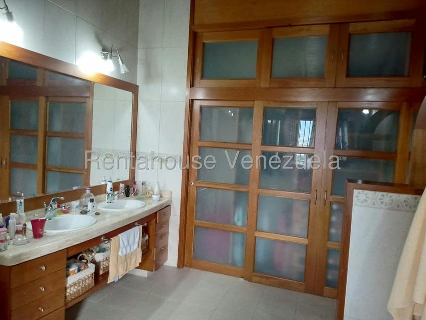 Casa (Multipes Niveles) en Venta en Colinas de La California, Distrito Metropolitano - 45