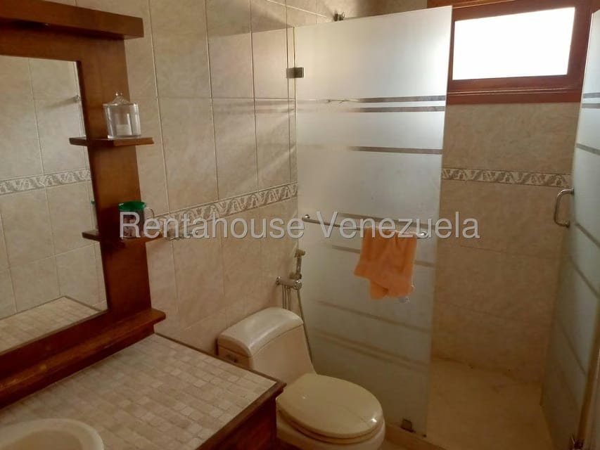 Casa (Multipes Niveles) en Venta en Colinas de La California, Distrito Metropolitano - 50