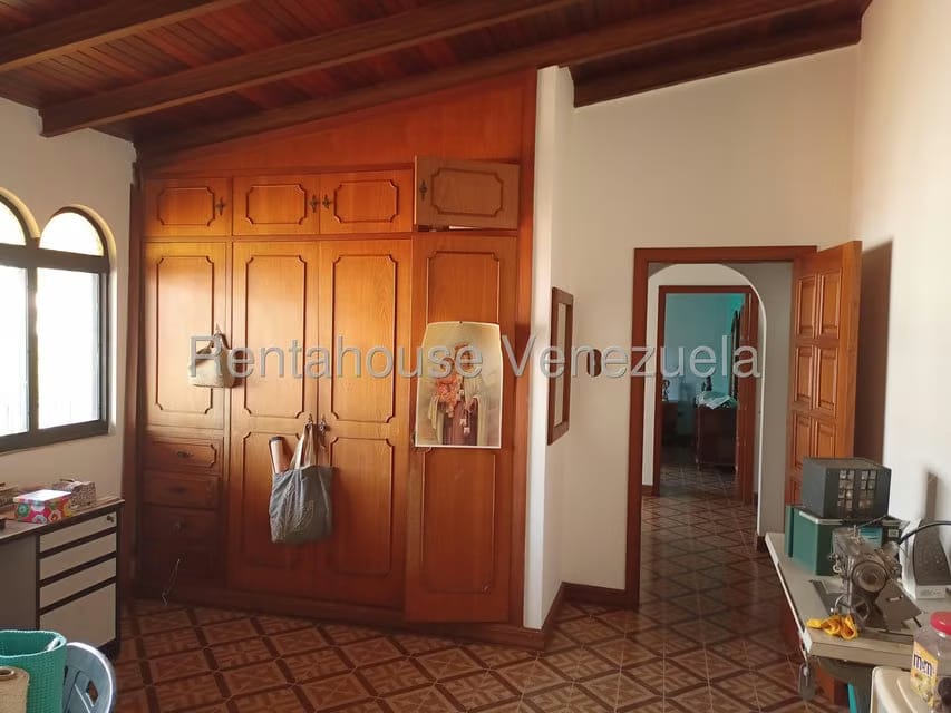 Casa (Multipes Niveles) en Venta en Colinas de La California, Distrito Metropolitano - 61