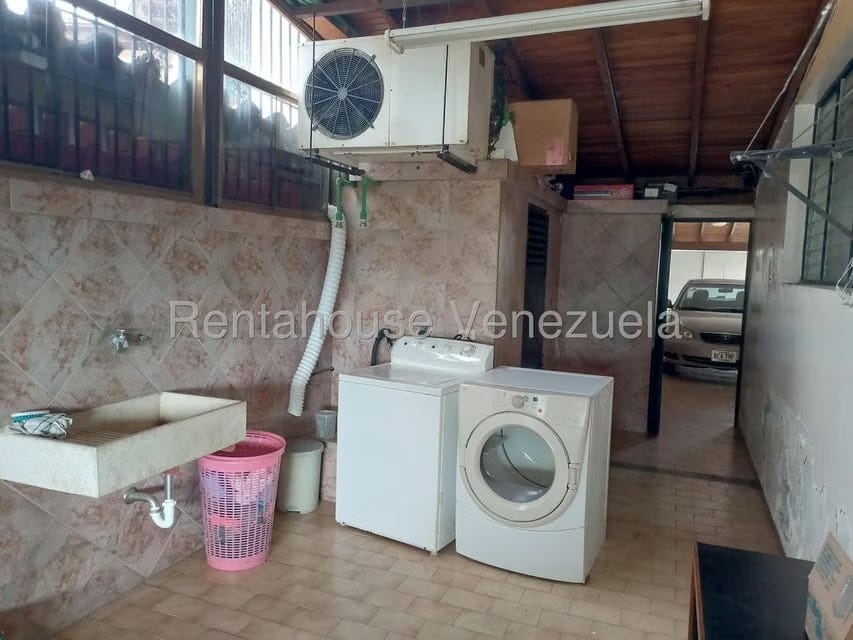 Casa (Multipes Niveles) en Venta en Colinas de La California, Distrito Metropolitano - 65