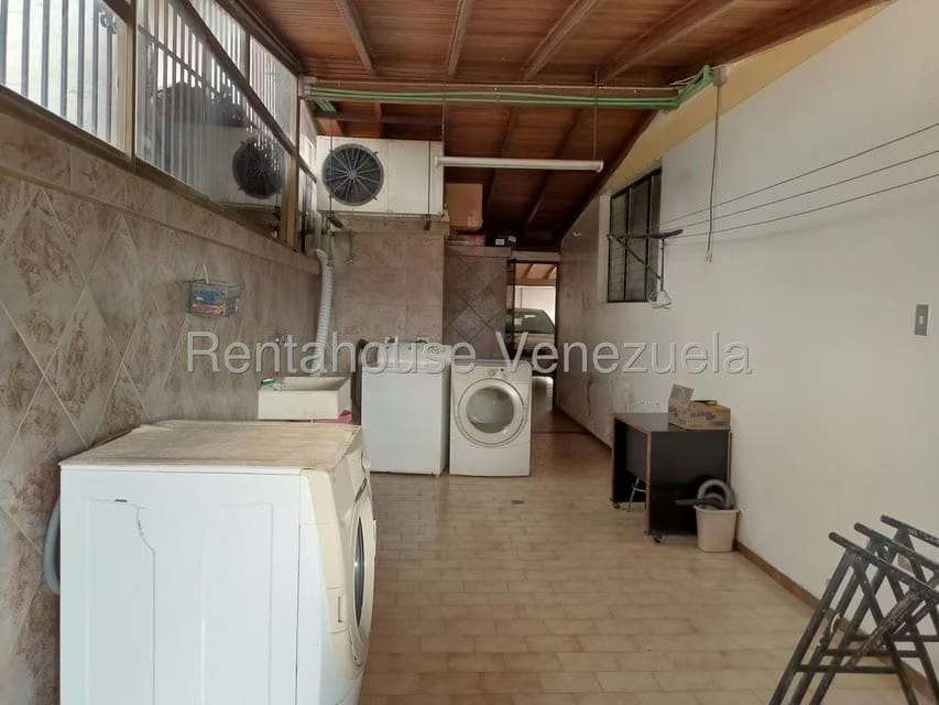 Casa (Multipes Niveles) en Venta en Colinas de La California, Distrito Metropolitano - 66