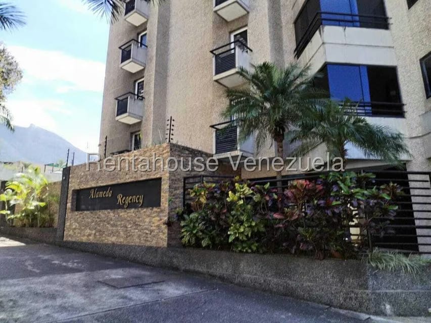 Apartamento (1 Nivel) en Alquiler en El Rosal, Distrito Metropolitano - 2