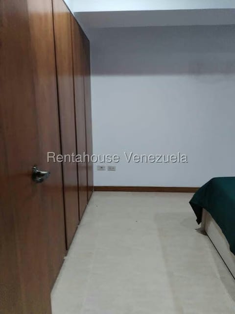Apartamento (1 Nivel) en Alquiler en El Rosal, Distrito Metropolitano - 12