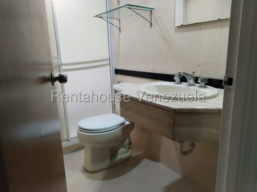 Apartamento (1 Nivel) en Alquiler en El Rosal, Distrito Metropolitano - 17