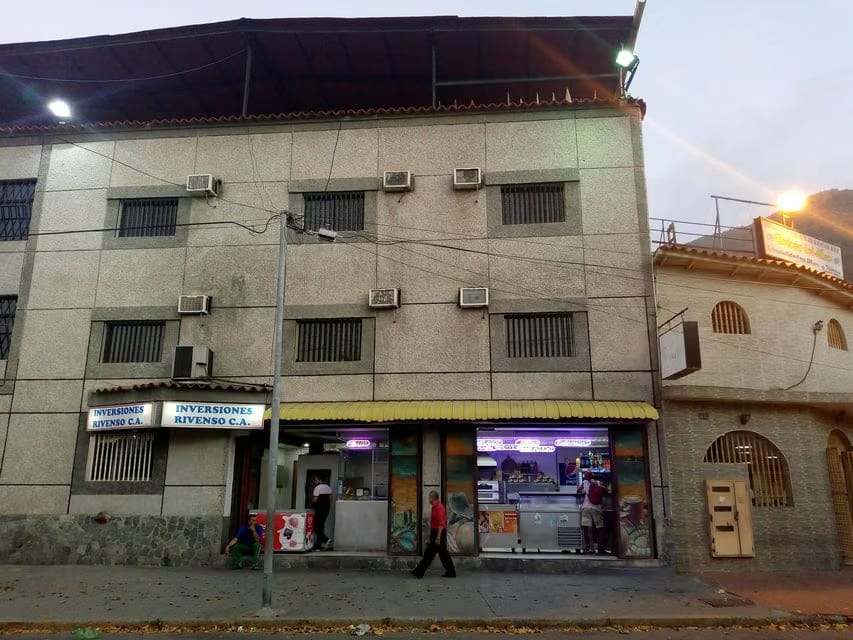 Comercial (Edificio) en Venta en Macuto, Vargas - 55