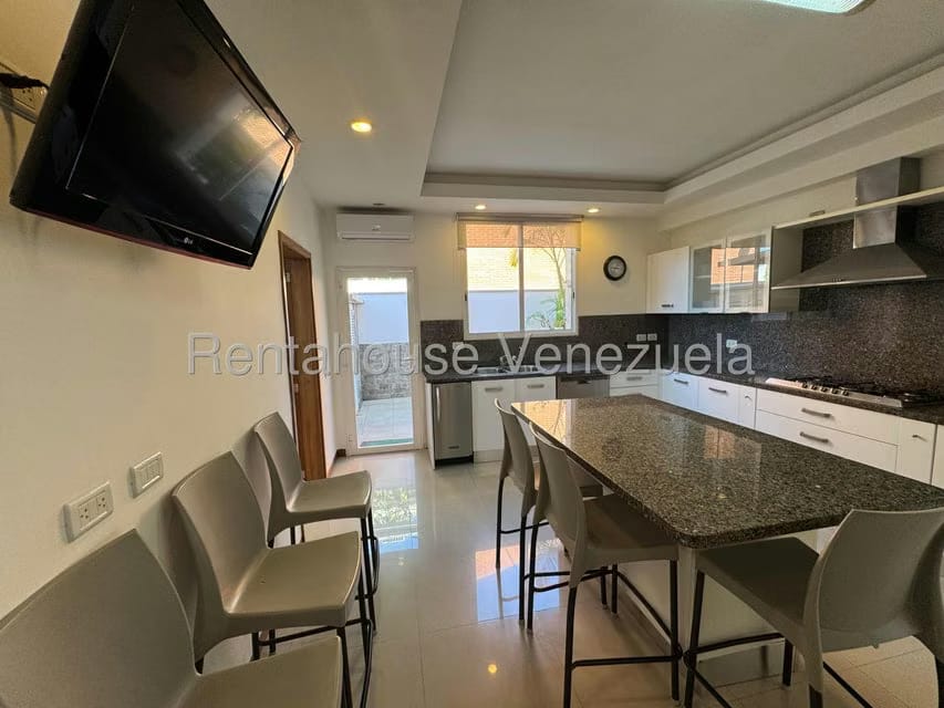 Casa (Multipes Niveles) en Venta en Lomas de La Lagunita, Distrito Metropolitano - 11