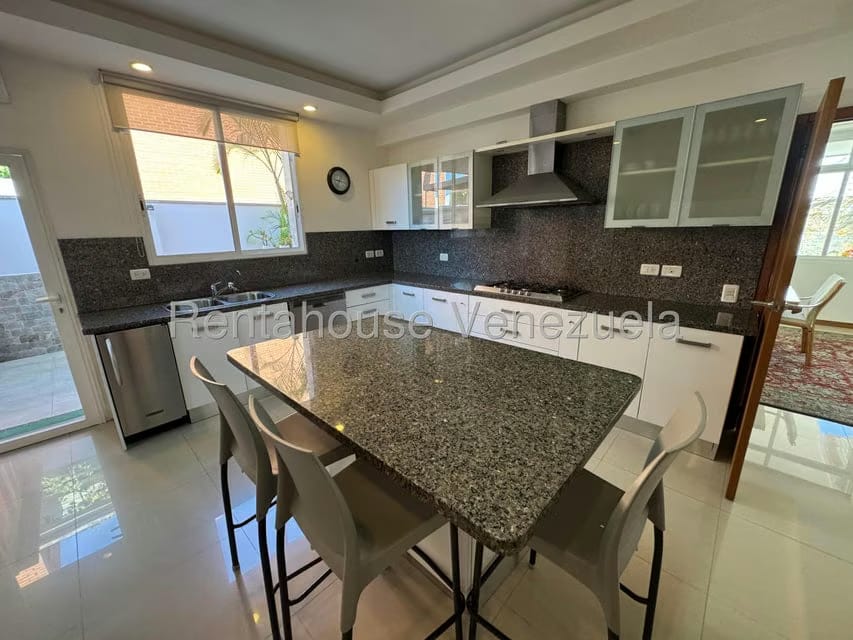 Casa (Multipes Niveles) en Venta en Lomas de La Lagunita, Distrito Metropolitano - 12