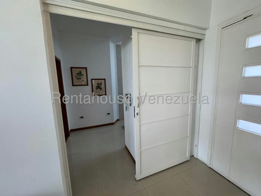 Casa (Multipes Niveles) en Venta en Lomas de La Lagunita, Distrito Metropolitano - 20