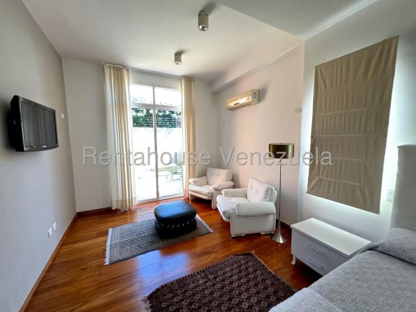 Casa (Multipes Niveles) en Venta en Lomas de La Lagunita, Distrito Metropolitano - 22