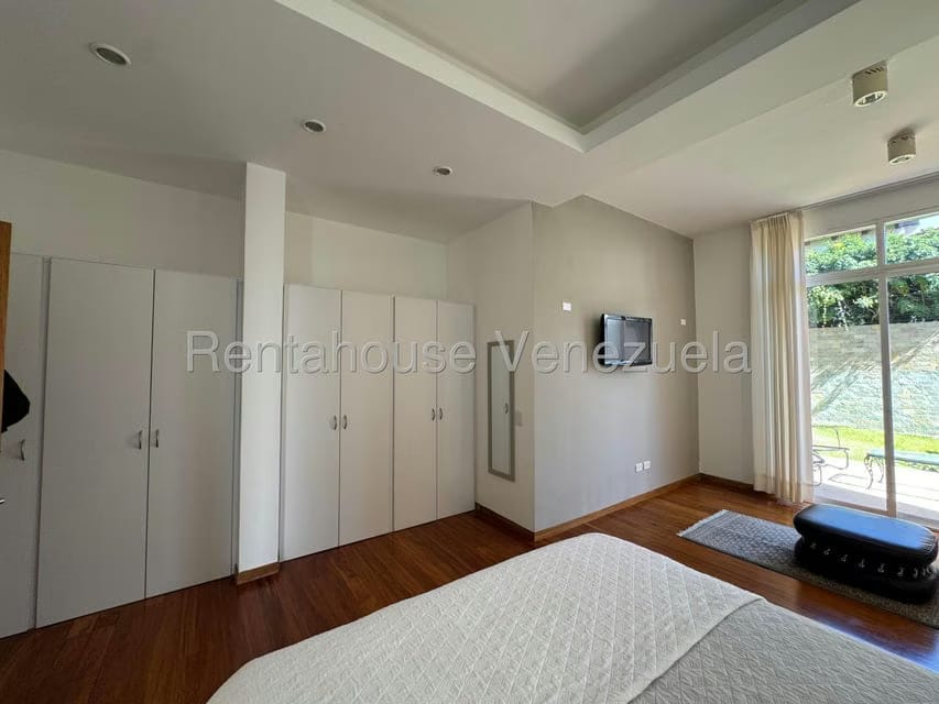Casa (Multipes Niveles) en Venta en Lomas de La Lagunita, Distrito Metropolitano - 29