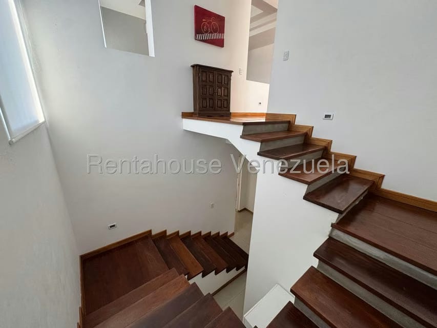 Casa (Multipes Niveles) en Venta en Lomas de La Lagunita, Distrito Metropolitano - 30