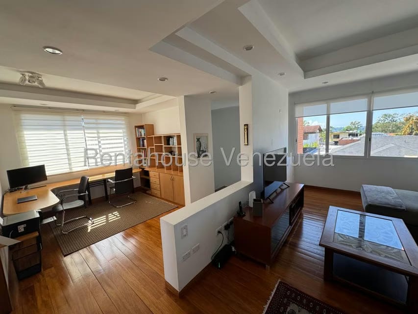 Casa (Multipes Niveles) en Venta en Lomas de La Lagunita, Distrito Metropolitano - 36