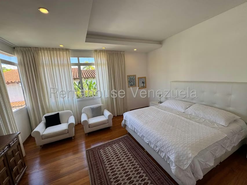 Casa (Multipes Niveles) en Venta en Lomas de La Lagunita, Distrito Metropolitano - 38