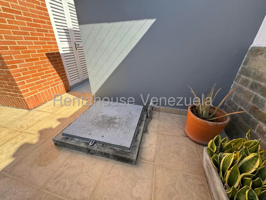 Casa (Multipes Niveles) en Venta en Lomas de La Lagunita, Distrito Metropolitano - 67